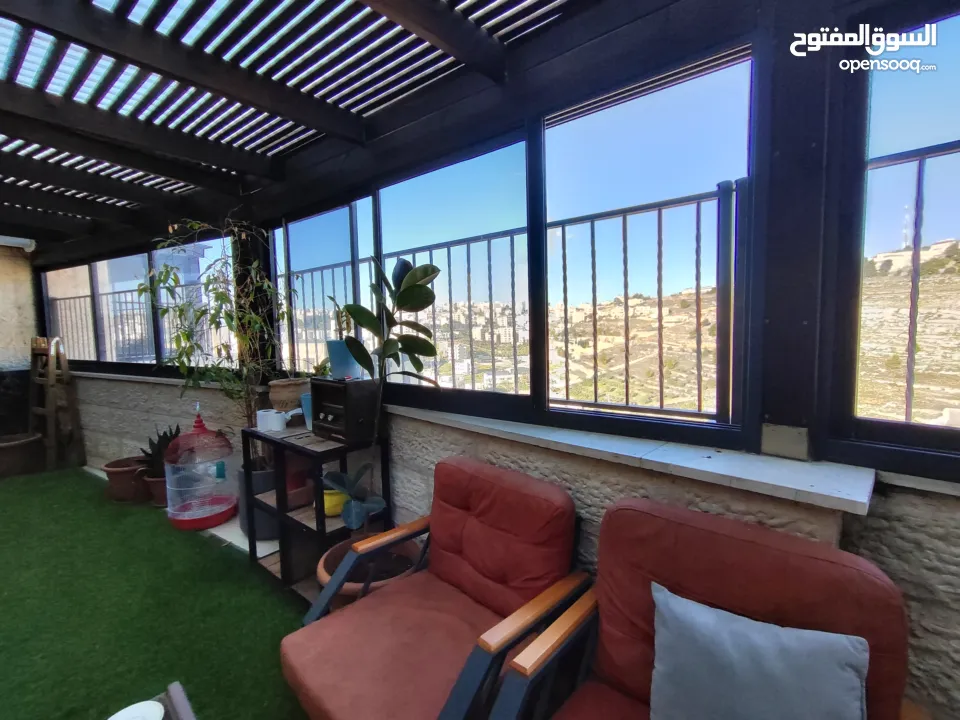 روف مميز للبيع في سطح مرحبا قرب الأرصاد الجوية