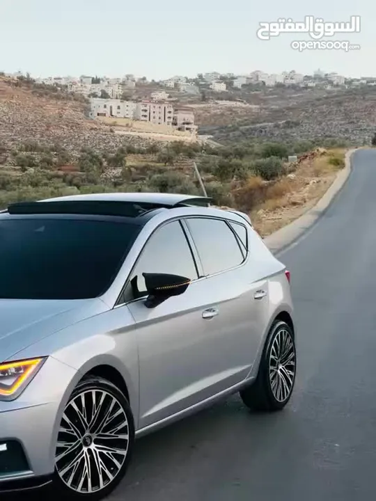 سيات ليون إكسلانس