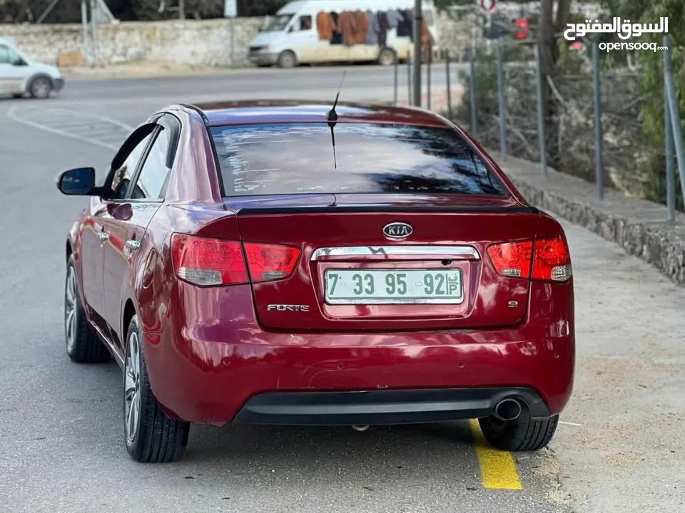 كيا فورتي .اصل خصوصي .بنزين .اتوماتيك.البيع دفعه 15 وشكات 1500. في ضربات خفيفه .خاليه من القص .اذنا