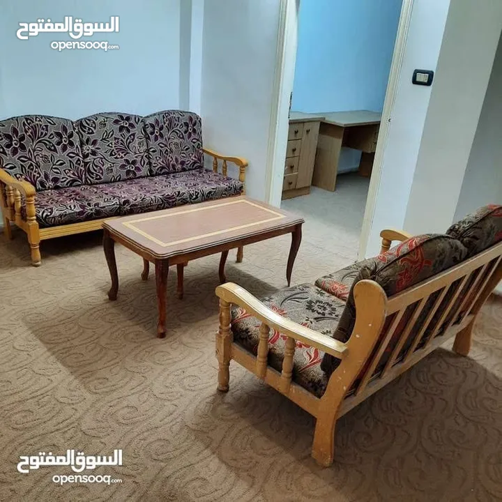 اربد غرب جامعه اليرموك - شقق مفروشه مشتركه للطالبات و الموظفات.، الشقه 3 غرف واسعه، الايجار للغرفه