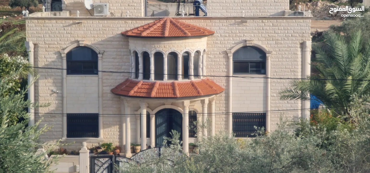 بيت طابقين للبيع