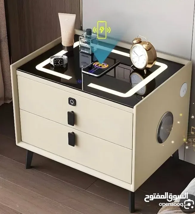 طاولة جانبية ذكية وعصرية    تصميم أنيق وحديث يناسب جميع الديكورات.  أبعاد مثالية: 50×40×46 سم