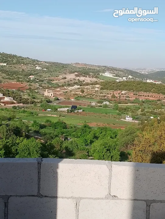 بيت عالعظم على قطعة ارض