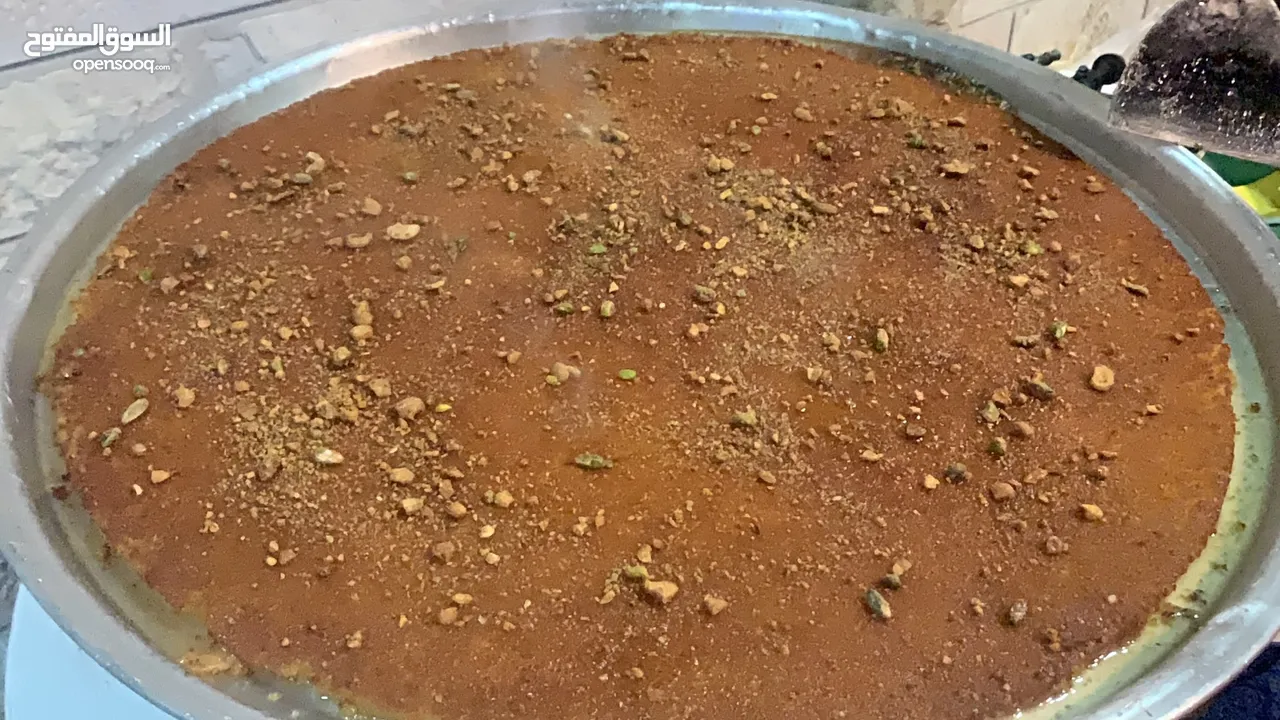 كنافة نابلسية اصيلة بالسمن البلدي الاصلي والجبنة العرقاوية الغنية عن التعريف