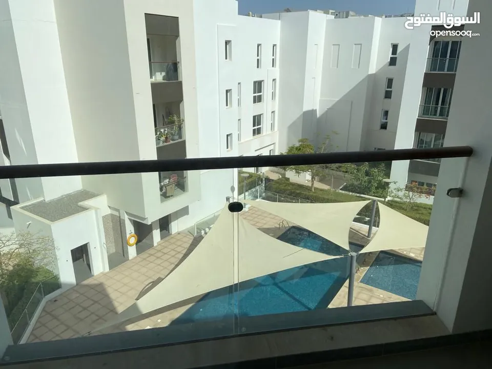 Pool View 1-Bedroom Apartment in Al Mouj