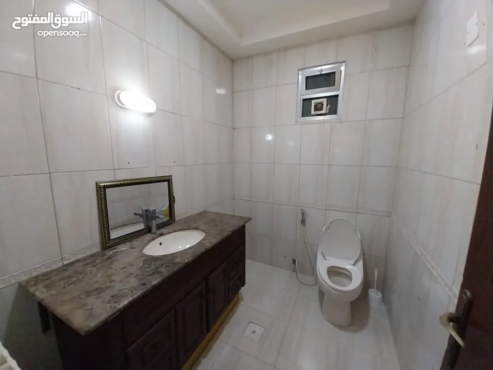شقة غير مفروشة للإيجار ( Property 38542 )-174960150