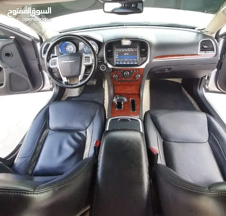 كرايسلر 2012 للبيع