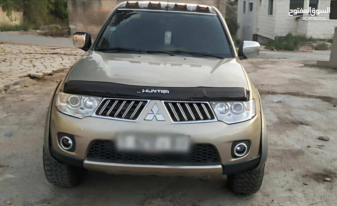 تندر ميتسوبيشي هنتر  4×4 ديزل ماطور 2500تيربو  جير عادي  ... موديل 2010