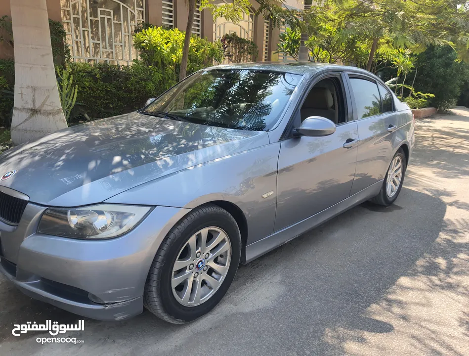 BMW 320i فبريكا بالكامل