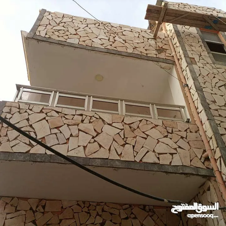 تركيب جميع انواع الحجر والشحف وجميع انواع الديكورات في داخل انحاء المملكه