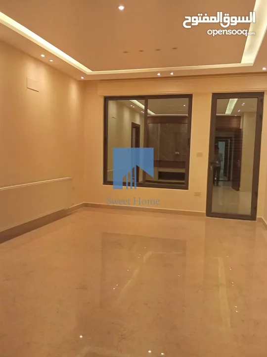 شقة فاخرة للبيع في الجاردنز  - قرب قاضي القضاة طابق ثالث مع روف دوبلكس 238م لم تسكن