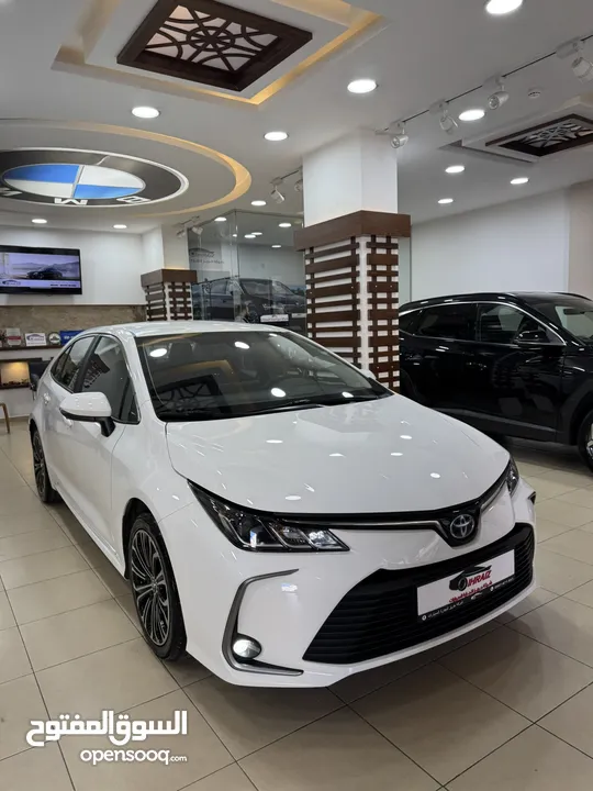 تويوتا كورولا 2022 محرك 1800 كهرباء وبنزين  بقوة 170 حصان عداد 50000 سياره مميزه واقتصاديه جدا