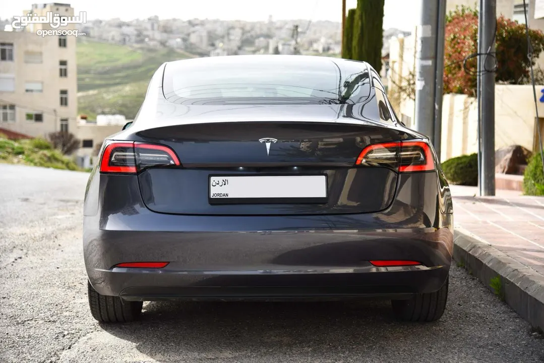 ‏Tesla Model 3 Standerd Plus 2023 بدفعة 2500