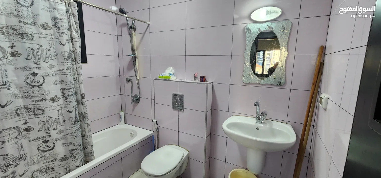 ستوديو في رام الله وسط البلد حي النزهة  الطابق الثالث قريب من كل الخدمات