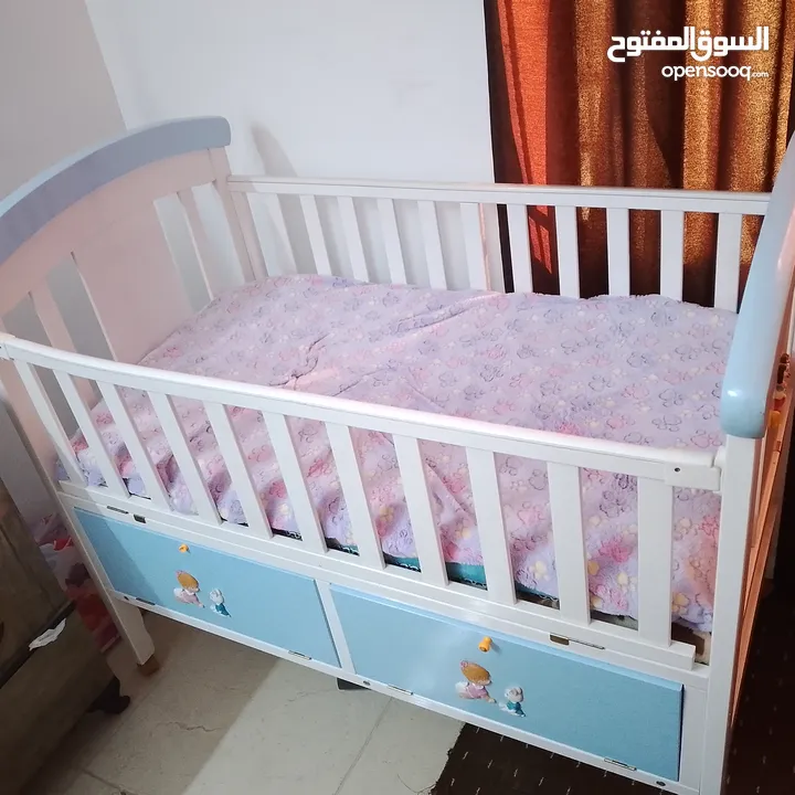 تخت اطفال مستعمل بحال الوكاله