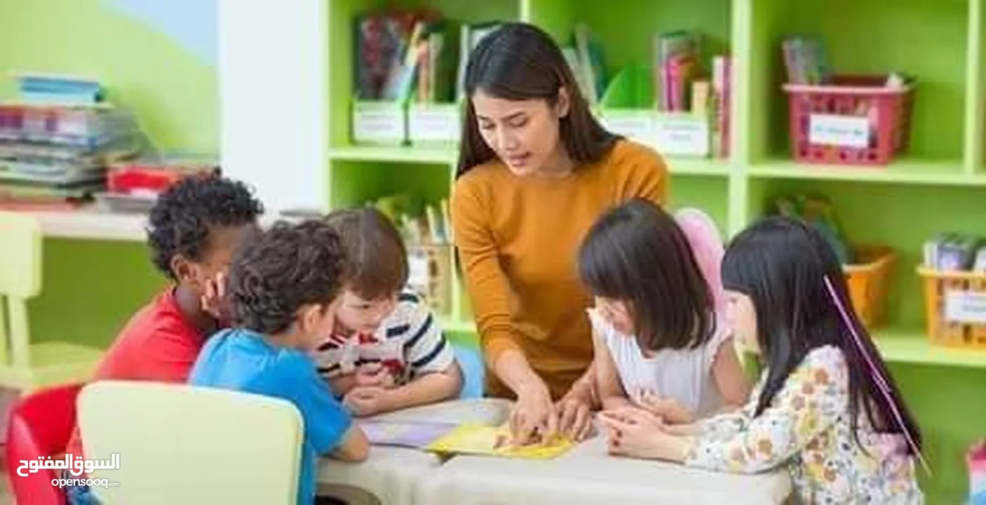 دورات محو الأمية وتعليم الكبار القراءة والكتابة