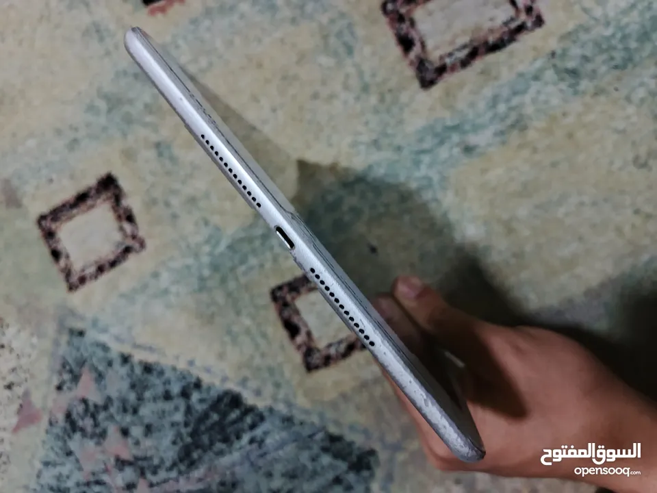 آيباد جيل ثامن للبيع iPad 8 بمساحه 128 جيجا باقل سعر ،للبيع فقط