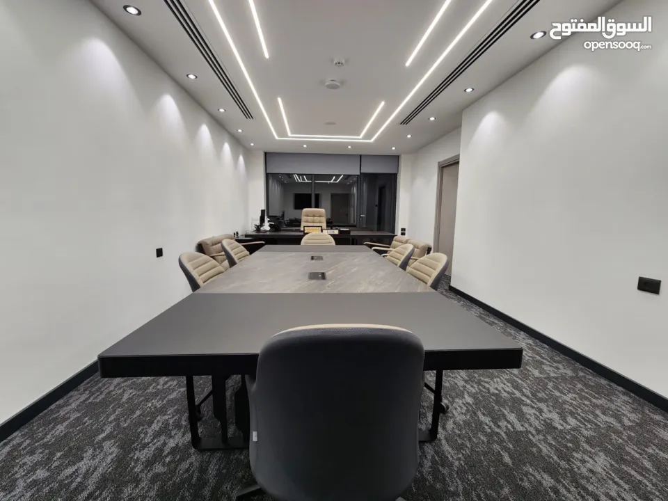مكتب فخم للإيجار أو البيع