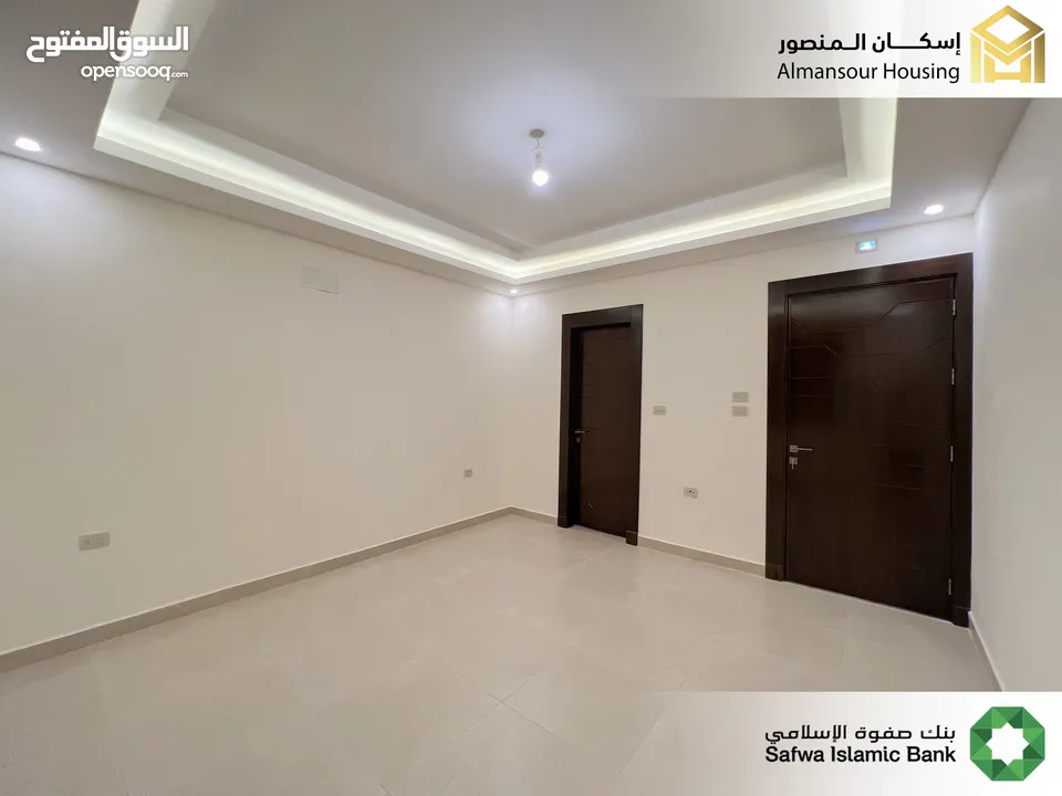 شقة شبه ارضية 175م2 فاخرة للبيع في طريق المطار/ مشروع لومينوس 1 ( إسكان المنصور )