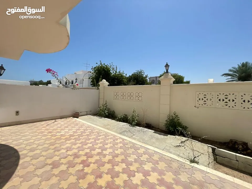 4 + 1 BR Well Maintained Townhouse in Shatti Al Qurum