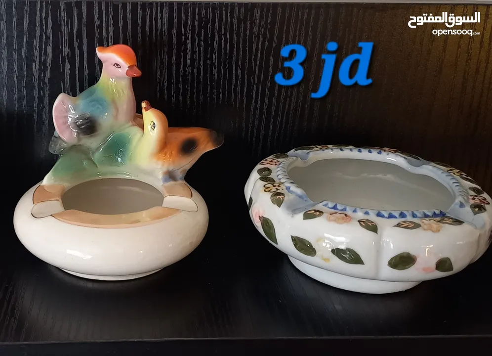 ادوات منزليه تراثيه . إبريق شاي،  سكريه وإبريق حليب، سيراميك، طلاء ملون  مضيفه