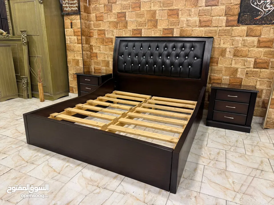 غرفه نوم ماستر تفصيل خشب لاتيه وقشره بلوط مستخدمه بحاله ممتازه