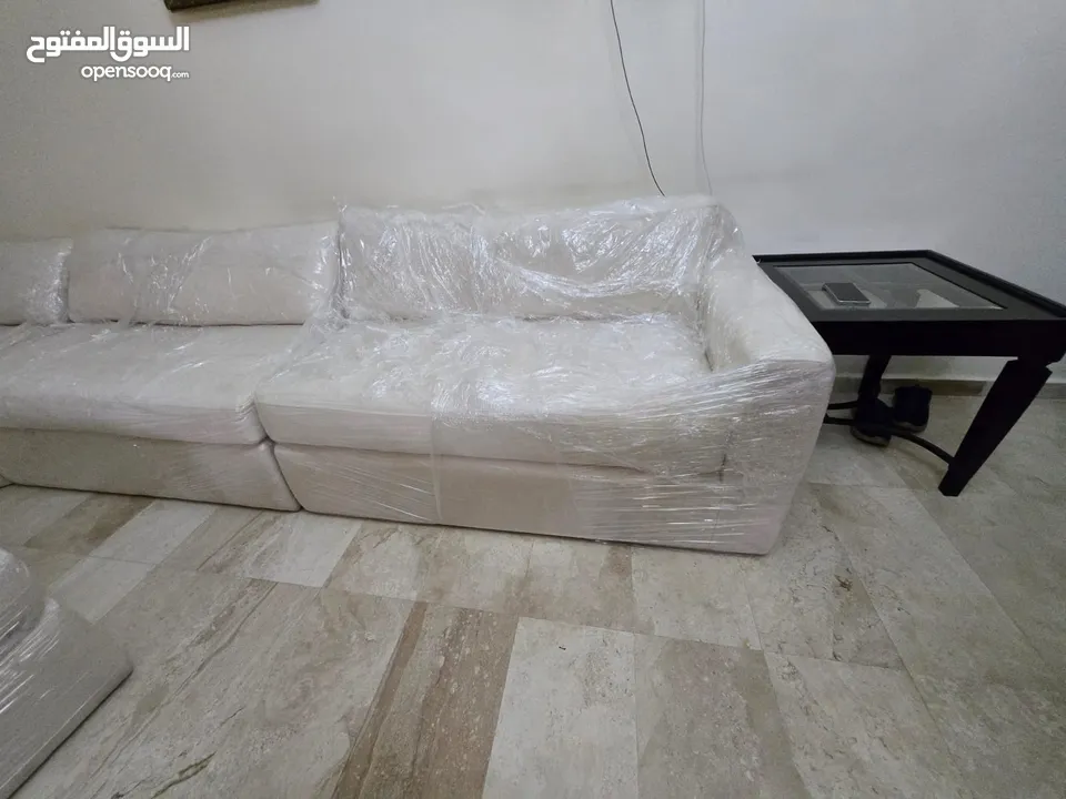 كنب جديد لم يستخدم نوعية جيدة للبيع
