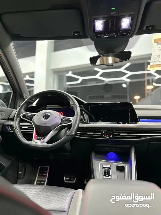 GTI mk8 عداد 30 ألف . اضافات نادرة . بحال الوكالة