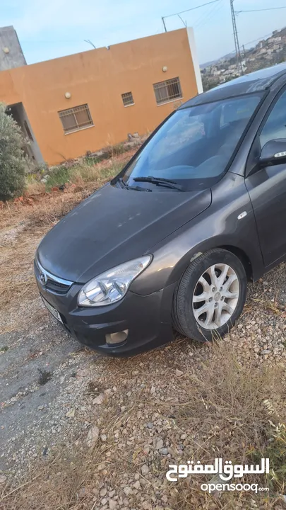 هيونداي i30 مطور 2000 للبيع بوضع ممتاز