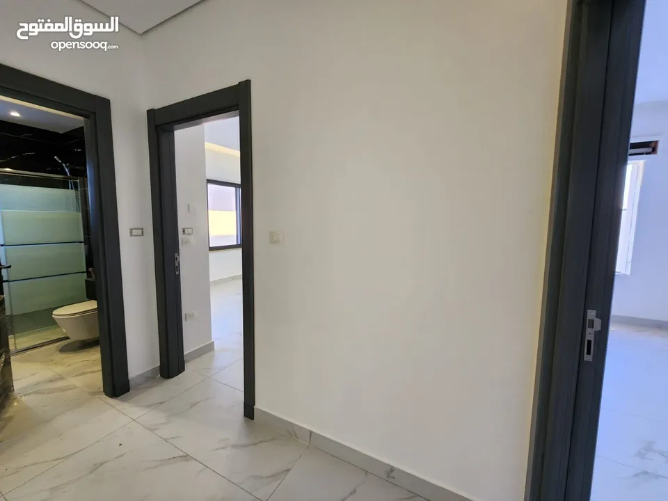 شقة شبه ارضي للبيع في حجار النوابلسة - 14254