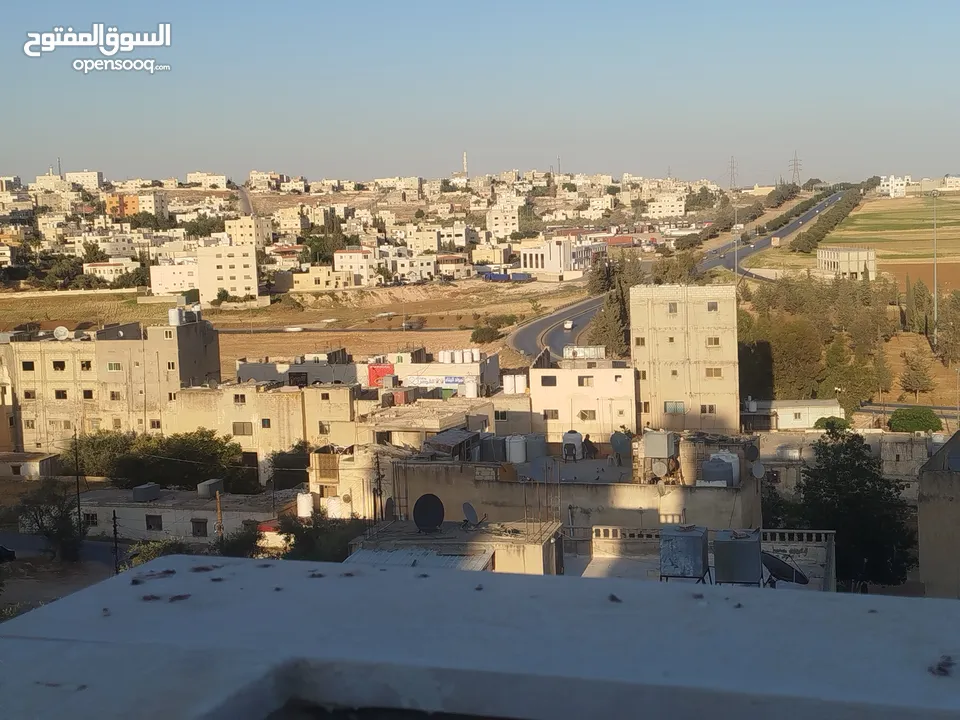 بيت ثلاث طوابق للبيع