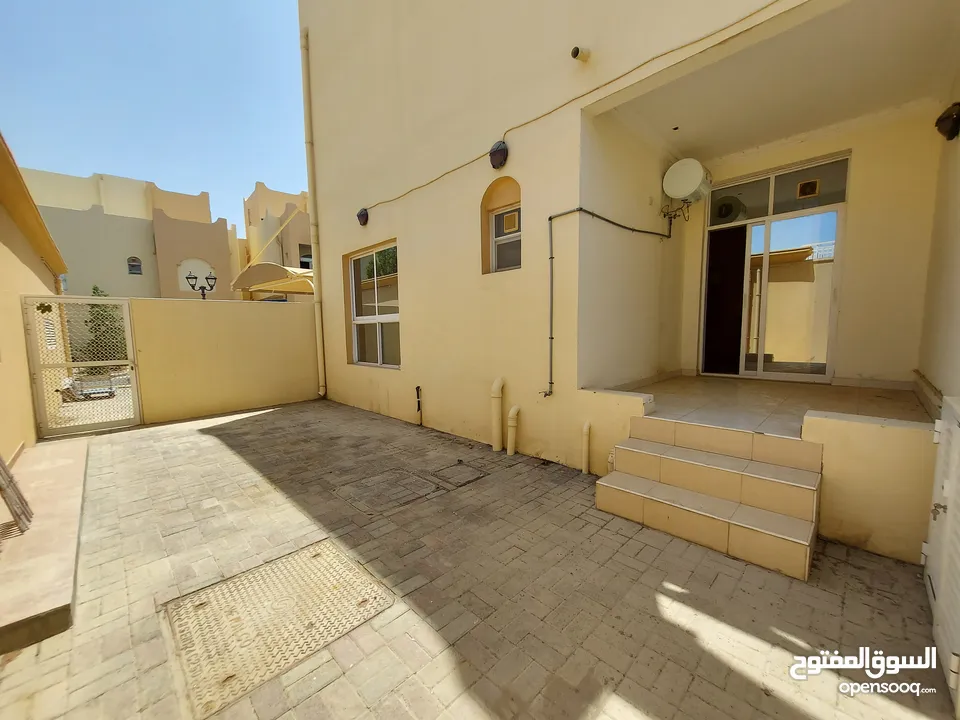 5 Bedrooms Villa for Rent in Bausher Al Muna REF:836R