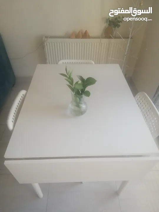 طاولة سفرة قابلة للتمديد مع درج تخزين وكراسي من ايكيا IKEA