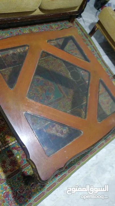طاوله مع طربيزات للليع