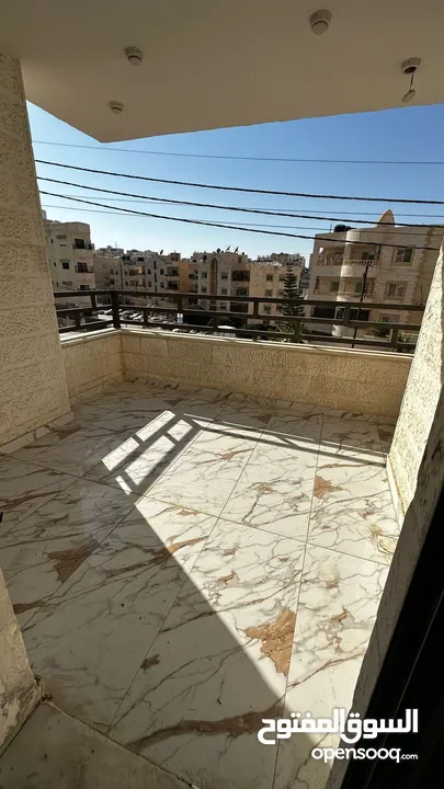 شقتين متقابلتين للبيع بسعر مغري قابل للتفاوض - الزرقاء البتراوي - مساحة 172 متر لكل شقة - طابق ارضي