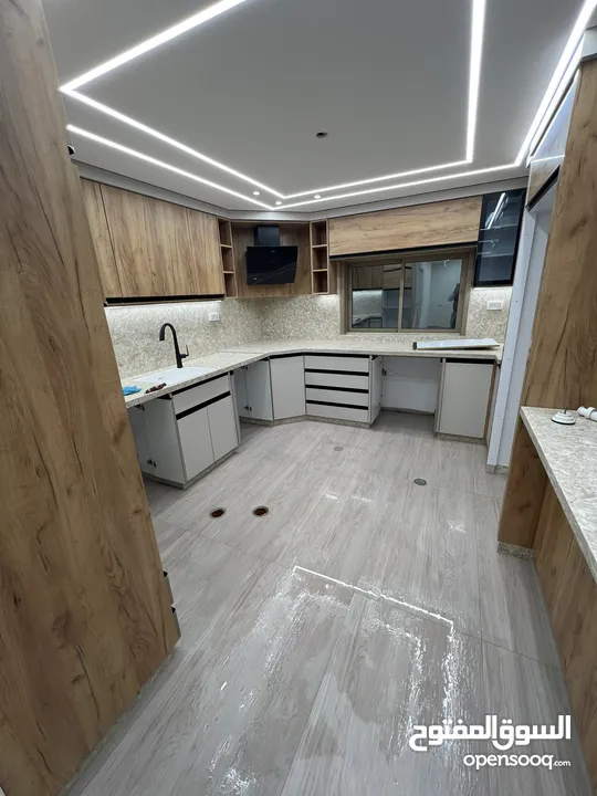 شركة سوبر ديلوكس