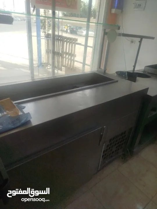 مطعم  شعبي حمص وفلافل للبيع بكامل معداته بكامل معداته وبسعر حرق