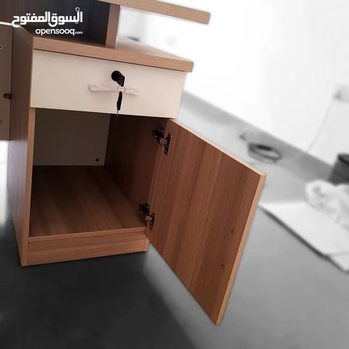 Office Desk .. مكتب إداري