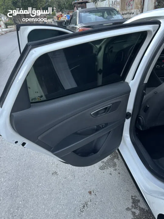 سيات ليون 2015 اوروبية الجيل الثالث 5F / مميزة جدا سبورت واقتصادية / جنين