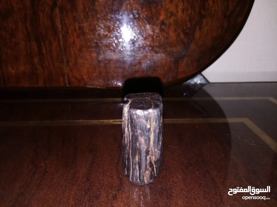 =حجر =نايزيك 29 جرام=يعرفه الخبراء =السعر 1500دينار =اعرضه للبيع=أو للبدل مع فضه أو ذهب؟