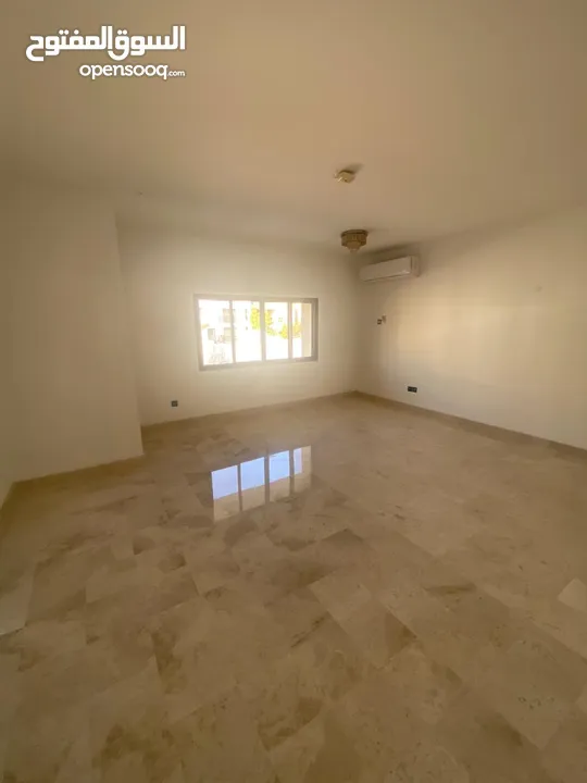 For Rent 5 Bhk Villa In Qurum  للإيجار فيلا 5 غرف نوم في القرم