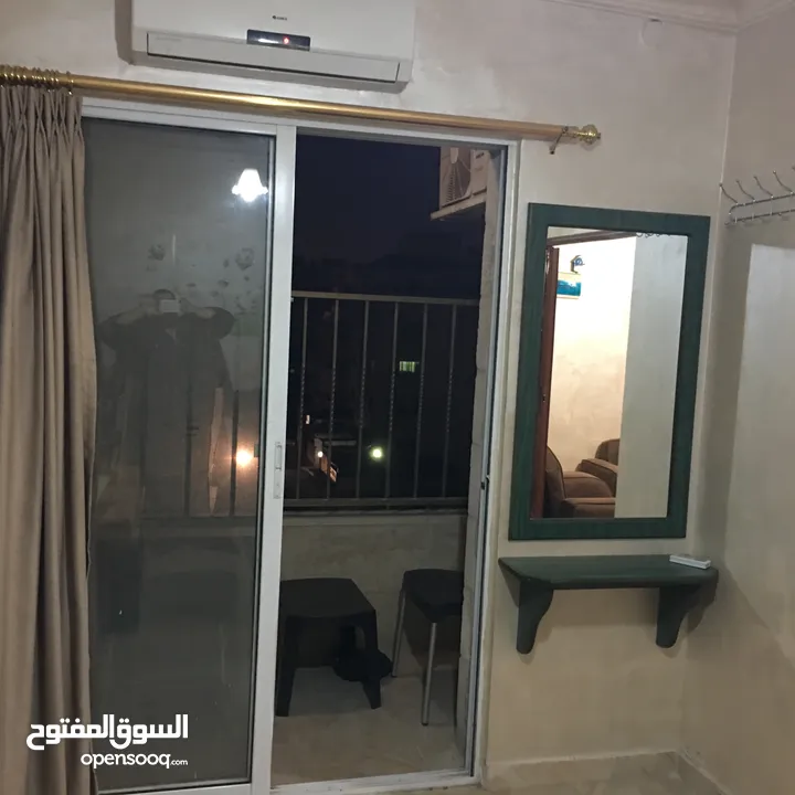 ستديوهات  مفروشه جبيهه شارع البلديه قرب الجامعه الاردنيه
