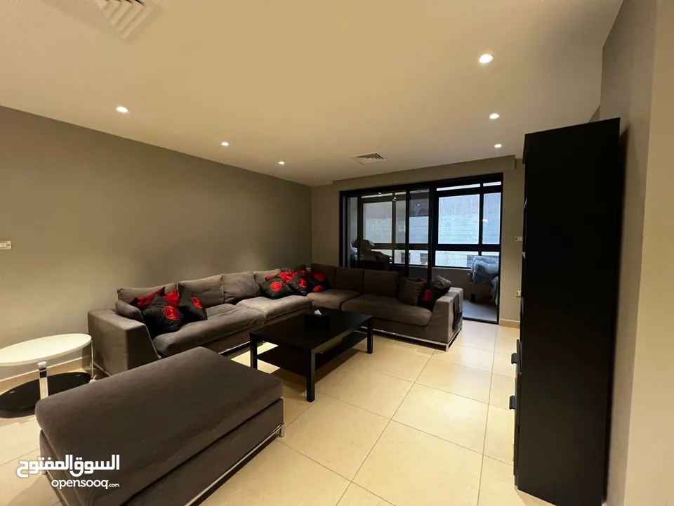 شقة طابقية مساحة 325 متر في الرحمانية - دابوق خلف اغاتي للحلويات