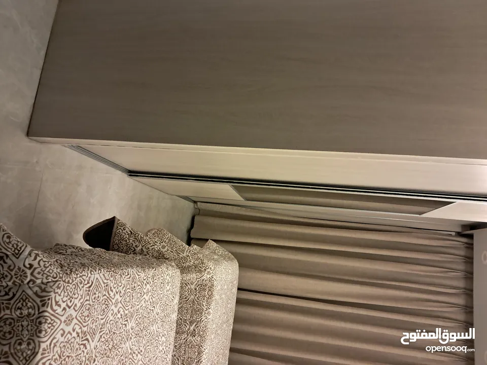 للايجار متاحه من تاريخ 15\6لغايه 27\6شقه محدثه نظام تشطيب كامله فندقي فرش مجهز فندق تفصيل