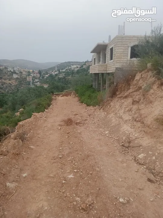 بيت مستقل مع قطعة ارض