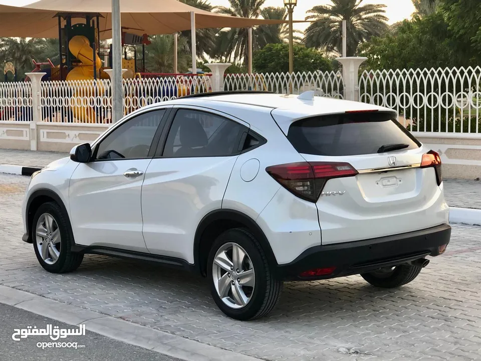 HONDA,HR-V 2020 FULL OPTIONS GCC,panoramic