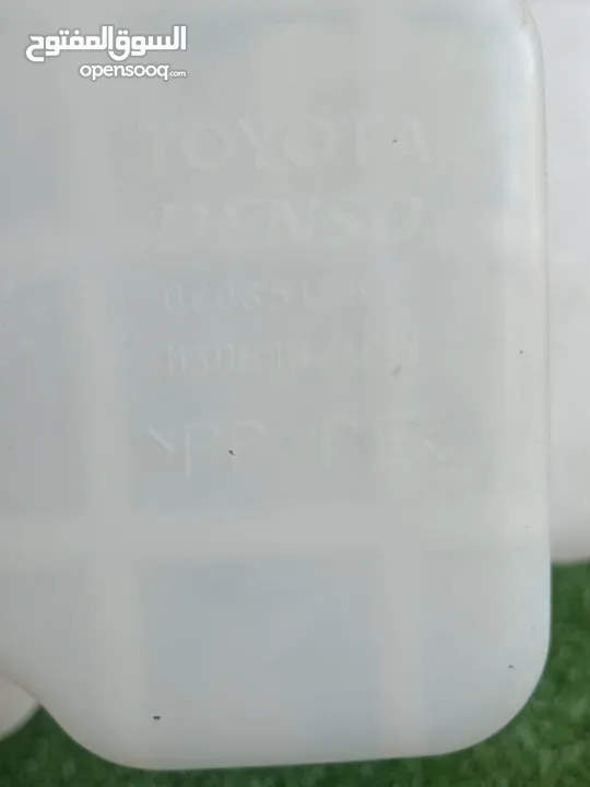 مطرة ماء لمساحات تويوتا بريوس 2016-2022  اصلية مستعمله ياباني بحالة ممتازه  Toyota Prius 2016/2022