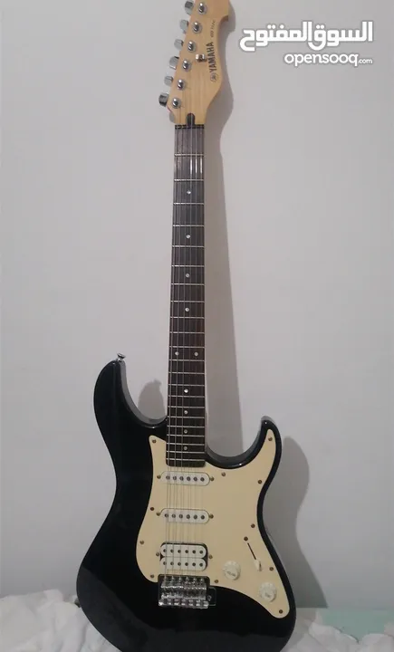 Yamaha electric guitar EG112C.