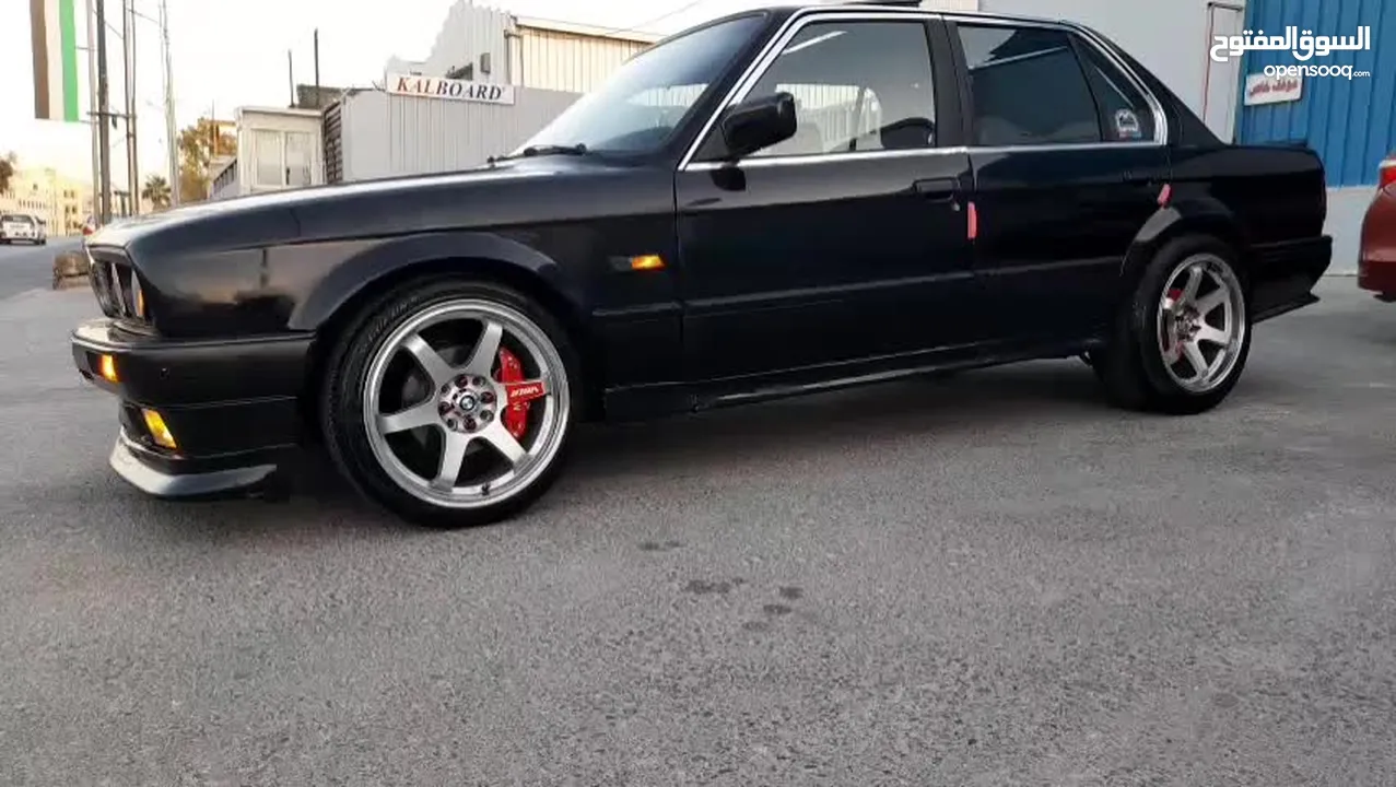 بي ام دبليو BMW E30  320  بوز نمر موديل 1986 محدثة 1990