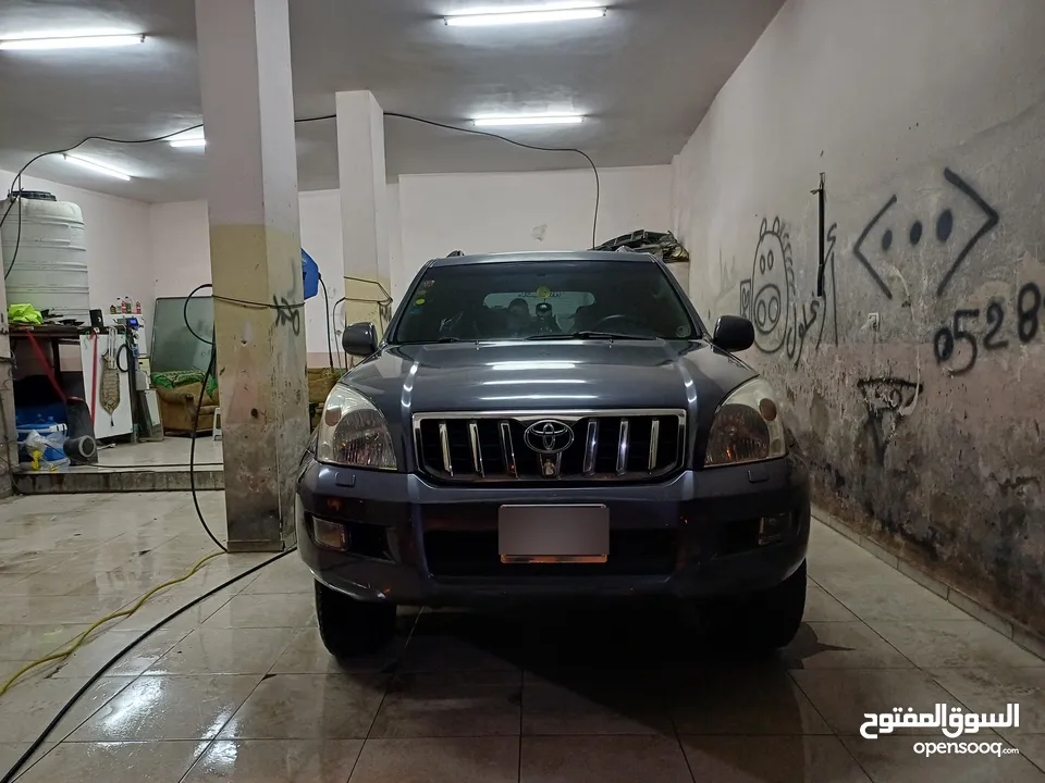 تويوتا لاندكروزر بحاله الشركه